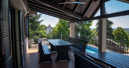 Tranquil 3-bedroom villa with AC in lovely Ovcara