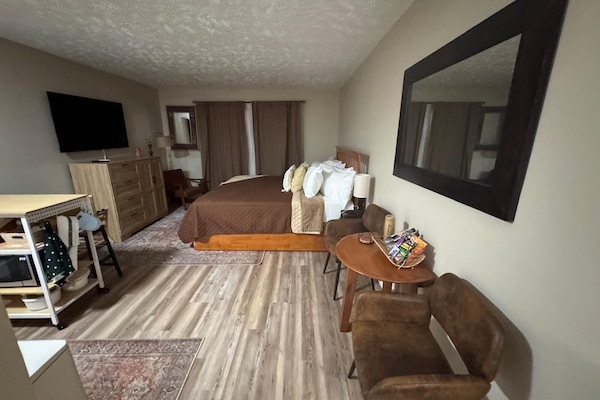 1 bedroom, iron/ironing board, WiFi, bed sheets