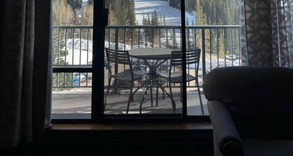 Suite/Loft Room at the Iron Blosom in Snowbird- walk to lifts