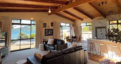 Lake Rotoiti - Absolute Lakefront