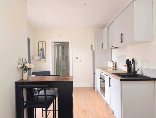 1-bedroom garden apartment in the foothills of Dublin Mountains.