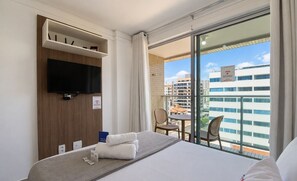 Room - Your Complete Stay With a Rooftop Pool, 40m From the Beach in Cabedelo Cmzs (Cabedelo)