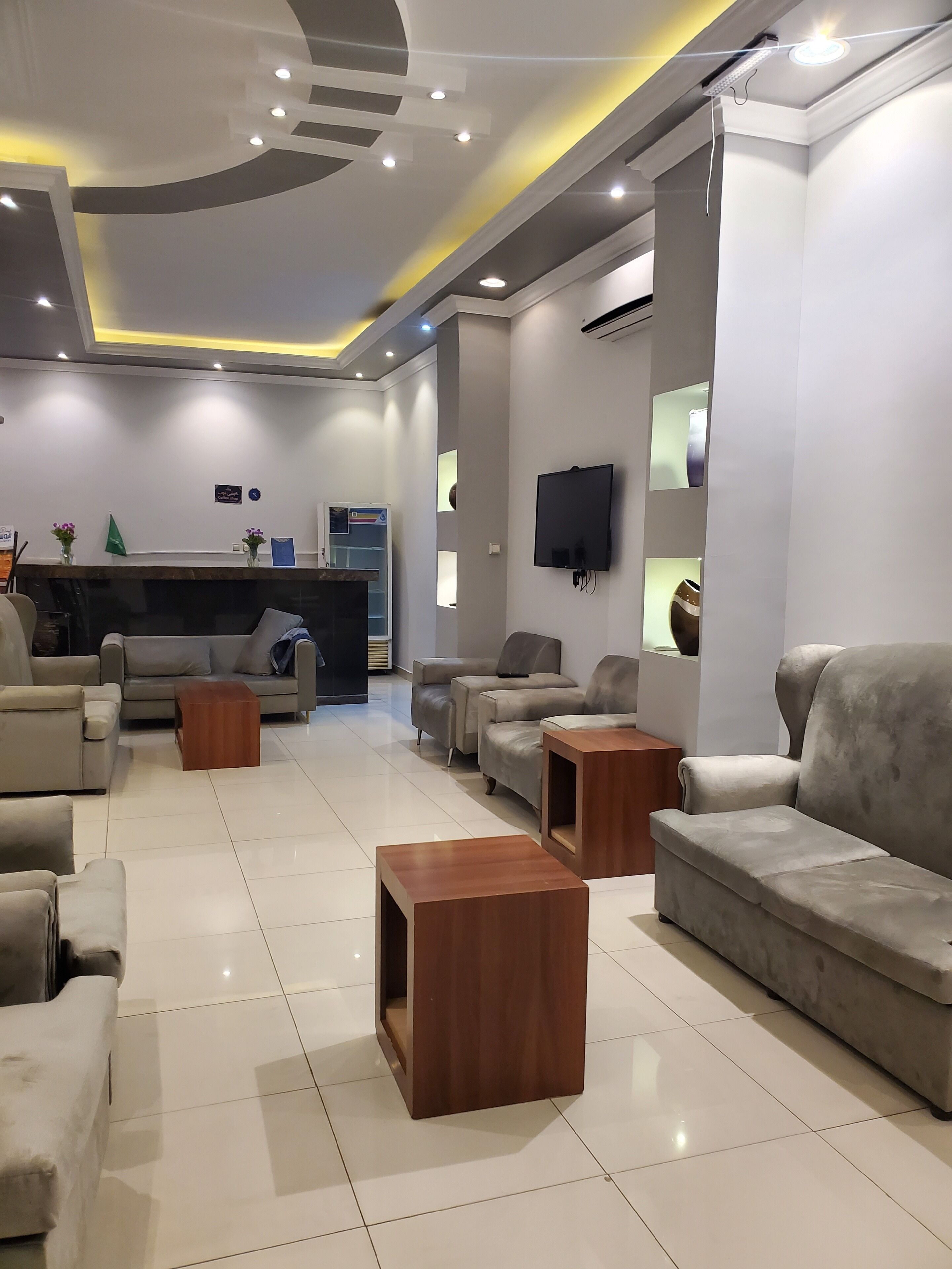 ฝ่ายต้อนรับ