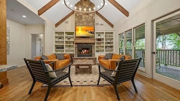 House, Multiple Beds, Patio, Mountain View (Paxwood) | Interior