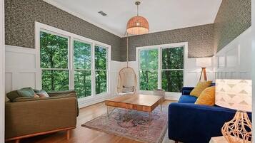 House, Multiple Beds, Patio, Mountain View (Paxwood) | Living area