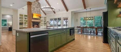 House, Multiple Beds, Patio, Mountain View (Paxwood) | Private kitchen