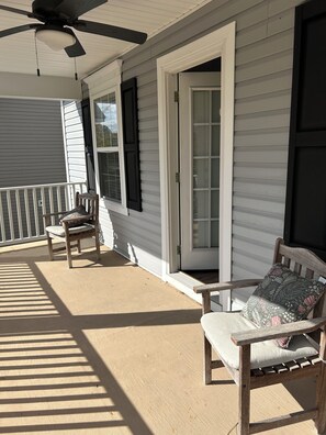 Terrace/patio - Pond View near Old Town Bluffton (Bluffton)