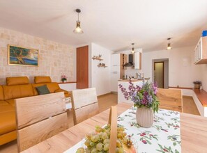 TV - The Grandfather Villa – Heated Pool Retreat (Zadar)