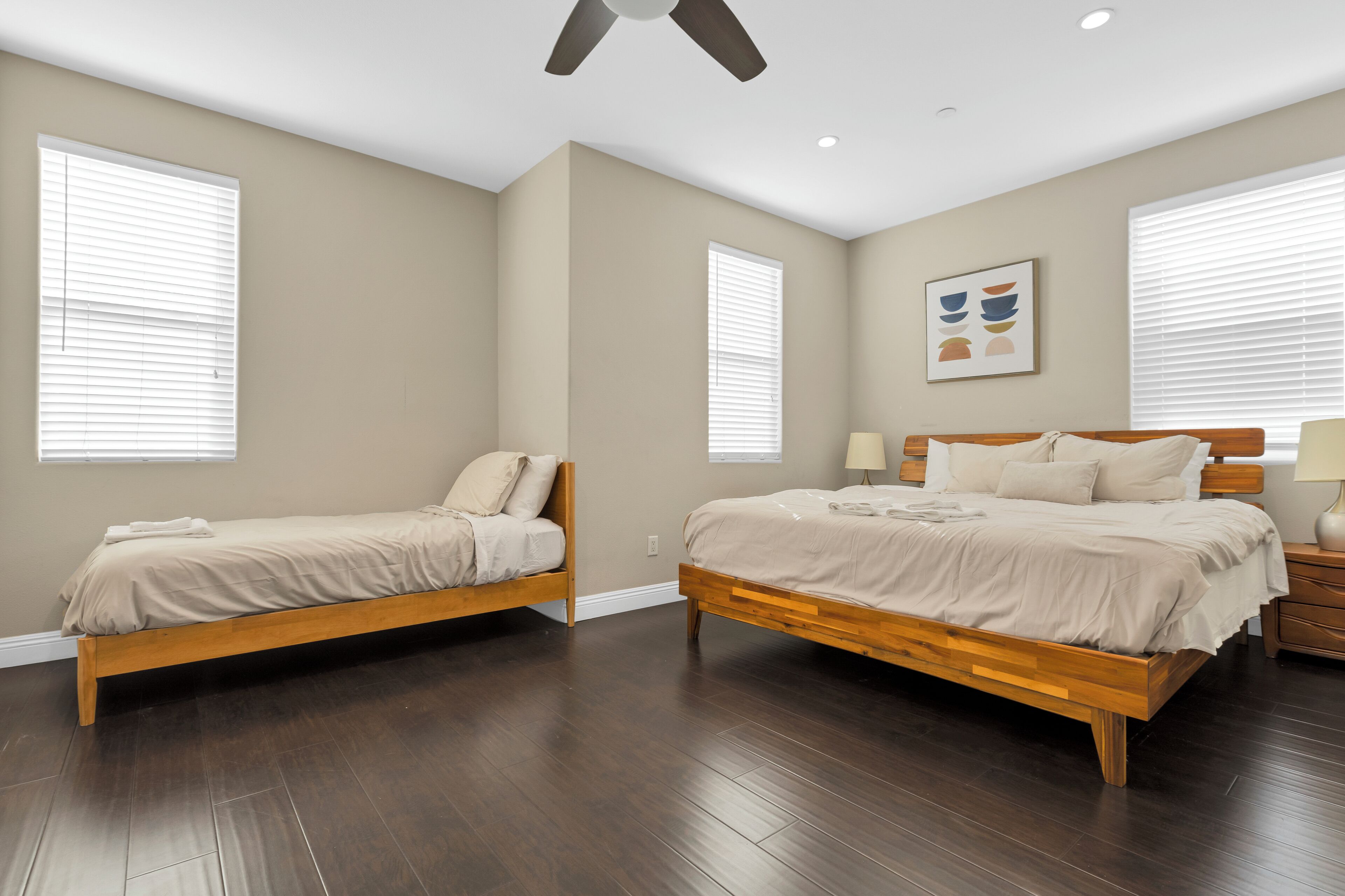 Iron/ironing board, WiFi, bed sheets