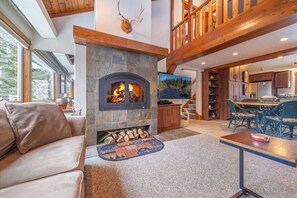 TV, fireplace, video games, DVD player - Spacious 5 BR / 4.5 BA Alpine Meadows Getaway! (Alpine Meadows)