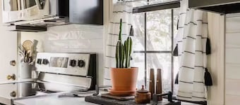 Cozy Historical Home, Walk to Downtown Edmond