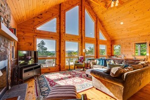 Smart TV - Mountain Cabin w/40 Acres, Hot Tub, FirePit & More (Moorefield)