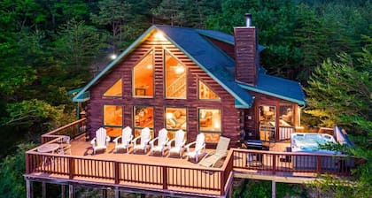 Mountain Cabin w/40 Acres, Hot Tub, FirePit & More