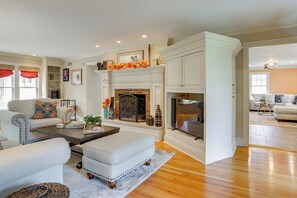 Fernseher, Kamin, Videospiele, Videothek