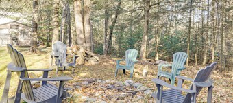 Year-Round Chain of Lakes Retreat! Northwoods Home