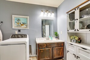 Interior - Near Universities: Family Condo in McRae! (McRae)