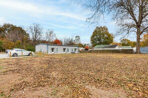 Property grounds - Near Universities: Family Condo in McRae! (McRae)