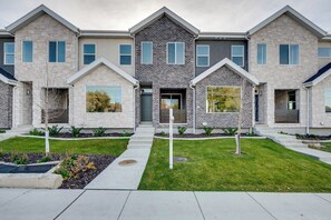 Exterior - Ski Resorts & SLC Fun! Brand New Millcreek Home (Millcreek)