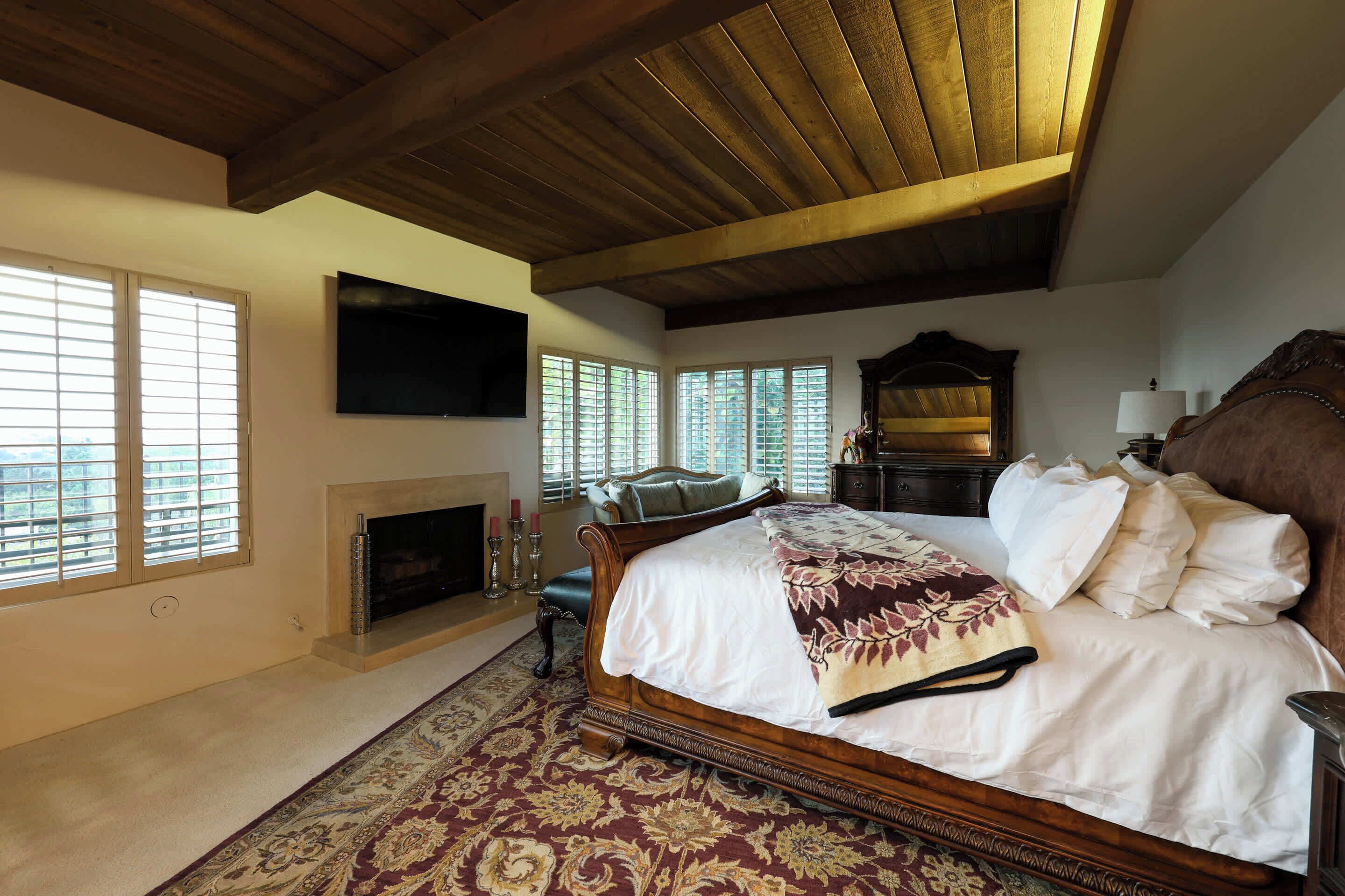 Bureau, fer et planche à repasser, Wi-Fi, draps fournis