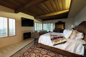 Escrivaninha, ferros/tábuas de passar roupa, Wi-Fi, roupa de cama