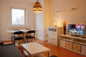 Interior - Luxury apartment with bathtub, rain shower & fast WiFi (Bremerhaven)