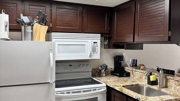 微波炉、烤箱、炉灶