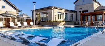 WorkerFriendly,Wash/Dry,WiFi, Pool,A+Location,Gym