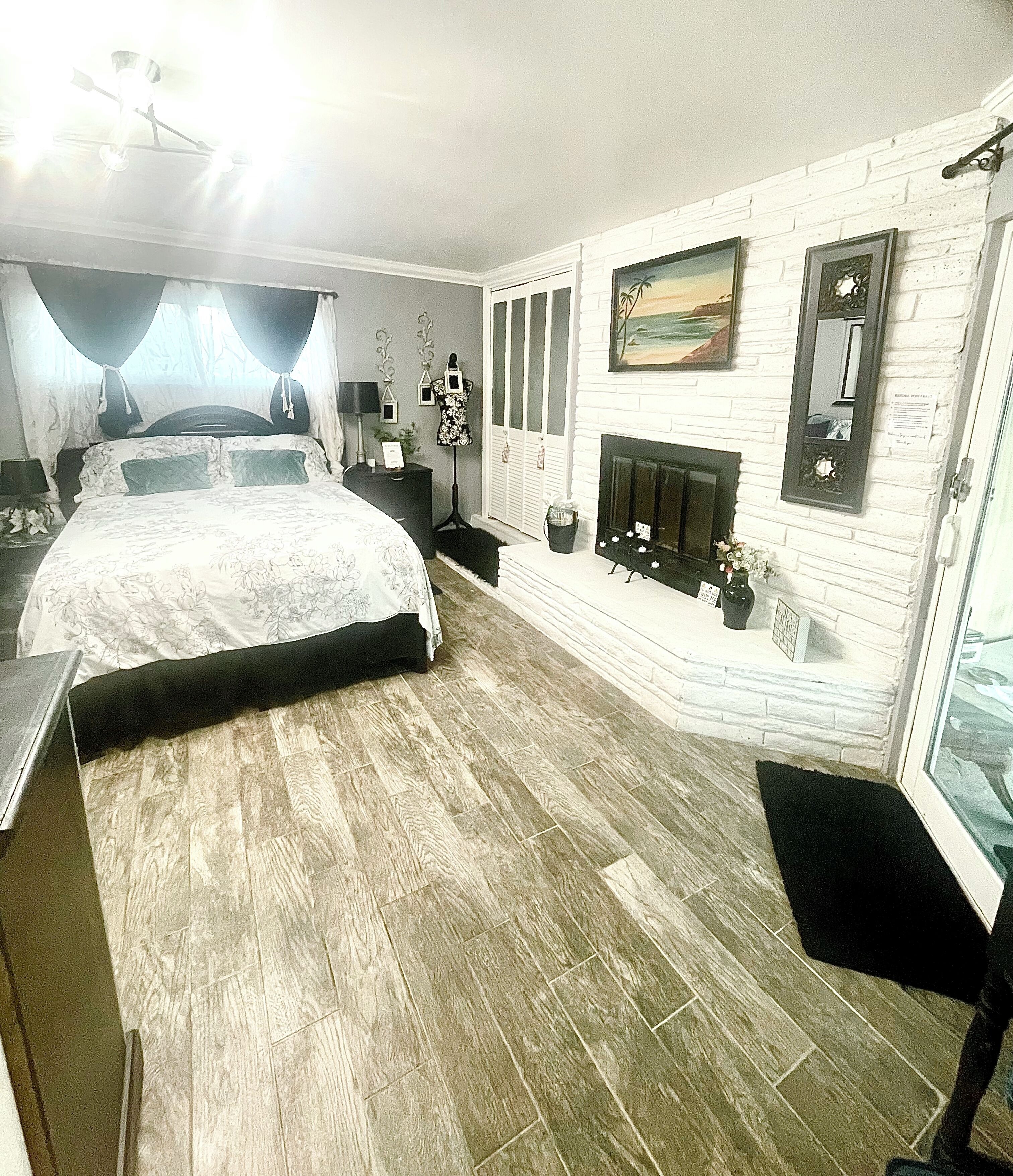 2 soverom, safe på rommet, skrivebord og wi-fi (inkludert)