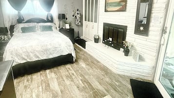 2 soverom, safe på rommet, skrivebord og wi-fi (inkludert)