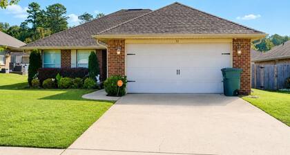 Space Station: Hub to Everything Huntsville!/Fire Pit/Fiber Internet/EV Charger!