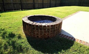 Property grounds - Space Station: Hub to Everything Huntsville!/Fire Pit/Fiber Internet/EV Charger! (Huntsville)