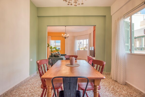 غرفة لتناول الطعام