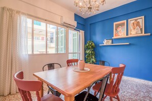 Apartemen, 2 kamar tidur, balkon, pemandangan kota | Ruang makan