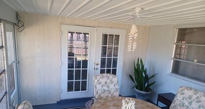Lovely 2-bedroom house with AC in beautiful North Port
