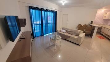 Basic Apartment | Living area