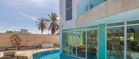 Leilighet – basic | Basseng | Utendørsbasseng