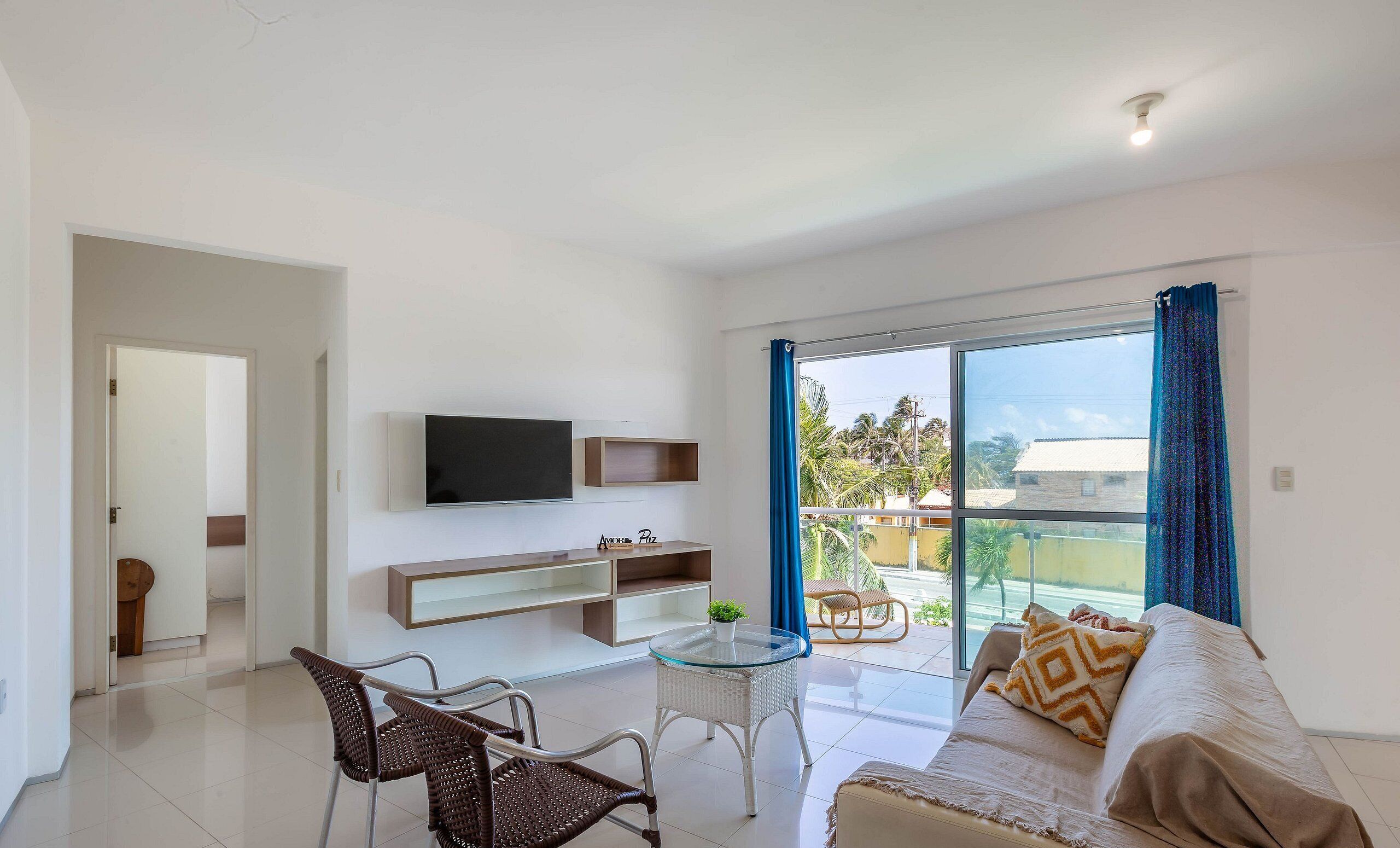 Basic Apartment | Living area