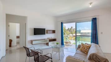 Basic Apartment | Living area