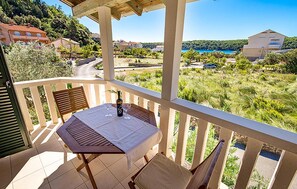 Outdoor dining - Stunning apartment in Palit (Palit)