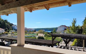 Property grounds - Lovely apartment in Palit with house sea view (Palit)