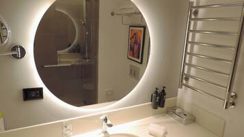 Room, 2 Single Beds, Non Smoking | Bathroom