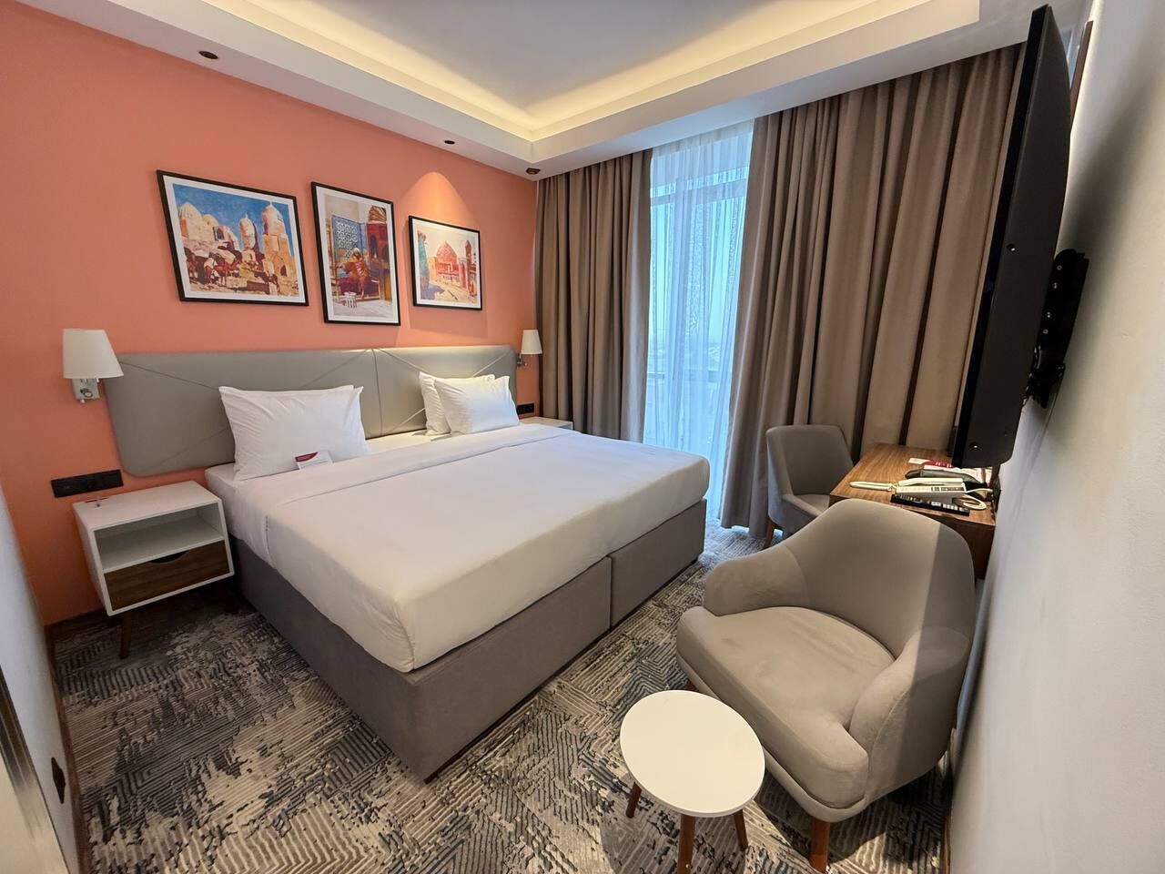 In-room safe, blackout curtains, free WiFi