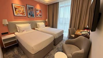 Room, 2 Katil Bujang (Single), Non Smoking | Peti besi dalam bilik, langsir/tirai gelap terus, Wi-fi percuma