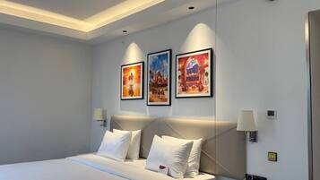 Room, 1 King Bed, Mobility Accessible, Non Smoking (Bathtub W/grab Bars)