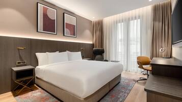 Standard Room, 1 King Bed