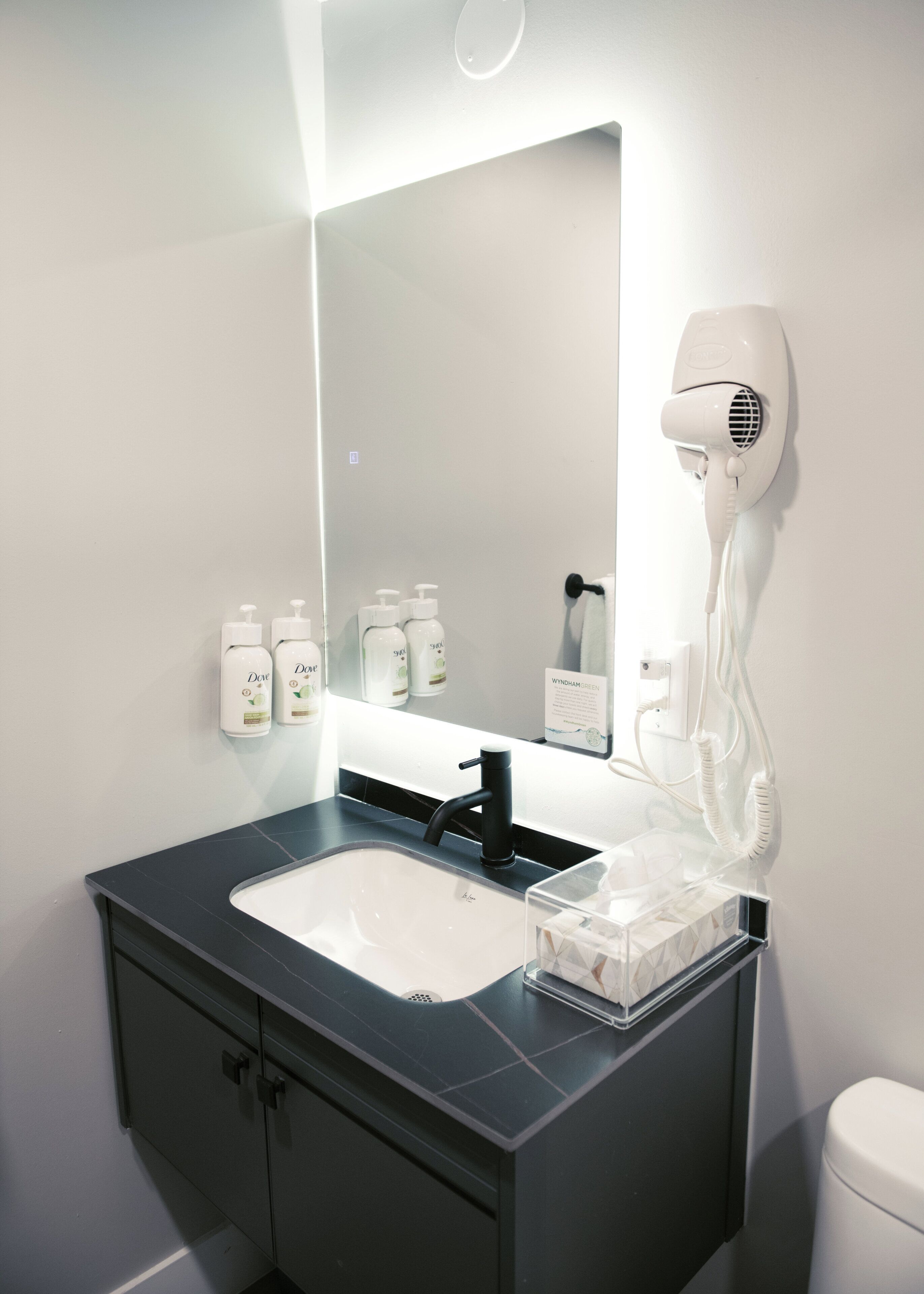 Rum - 1 queensize-säng - icke-rökare | Förhöjd toalettstol