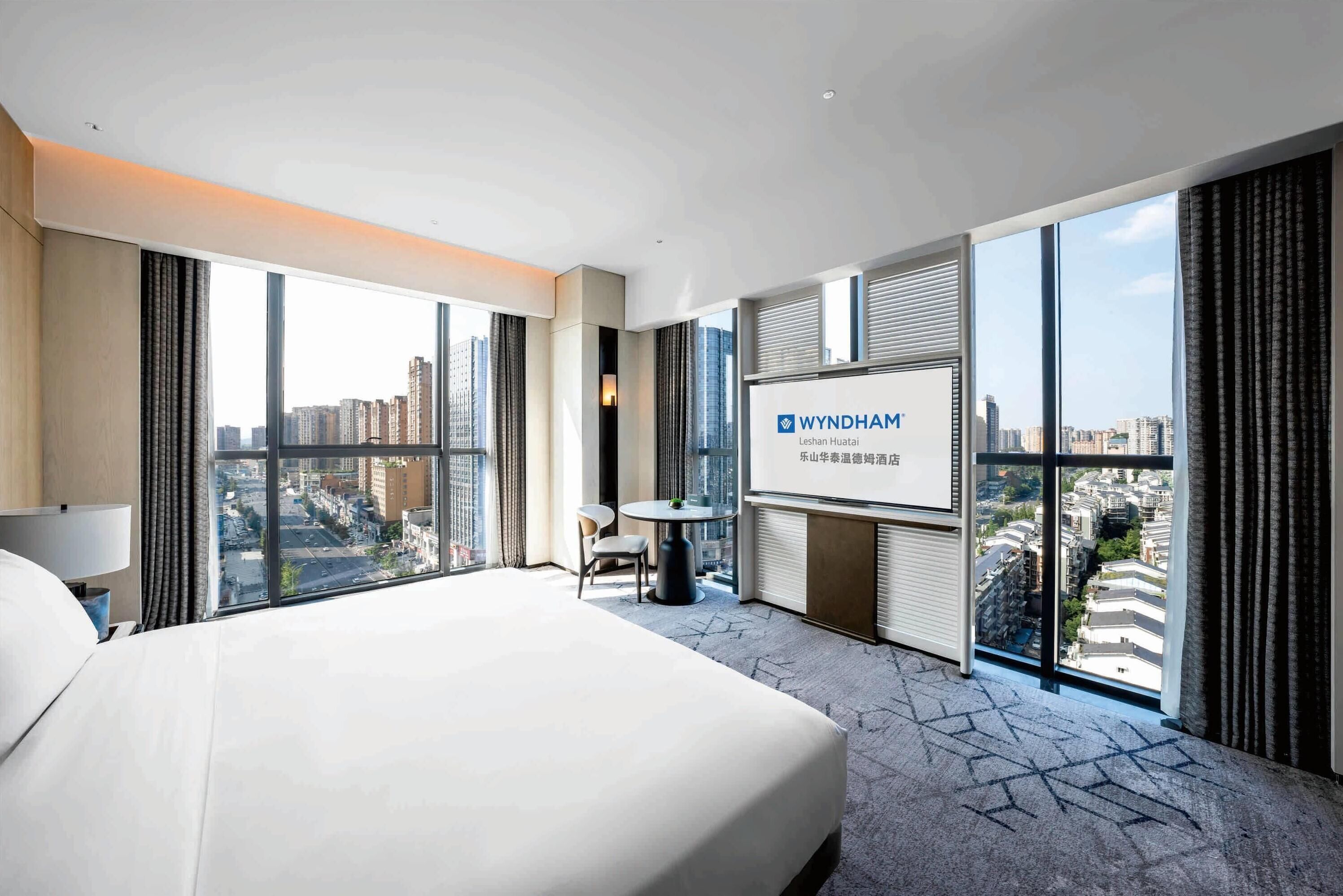 Room, 1 King Bed, Non Smoking (City View)