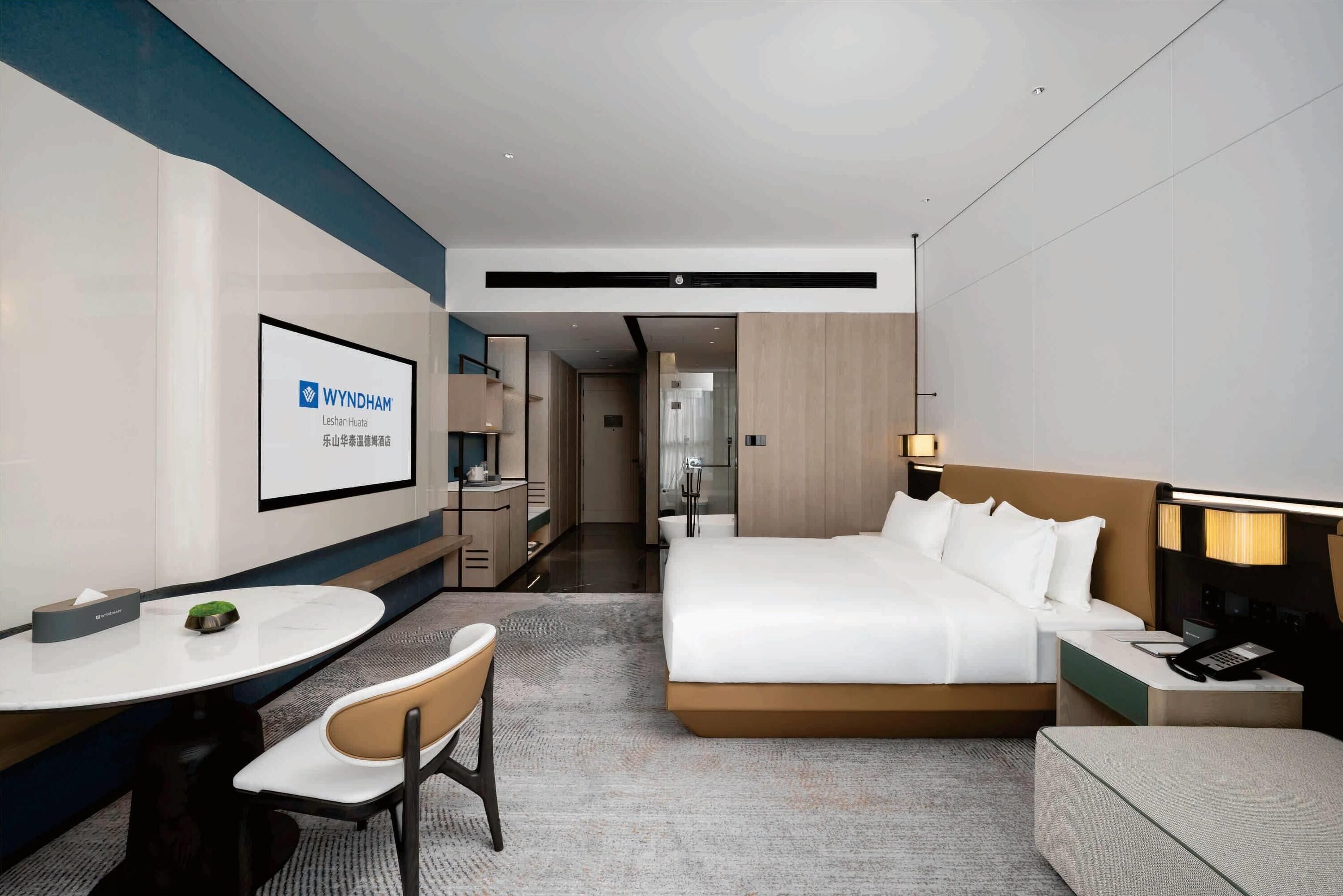 Deluxe Room, 1 King Bed, Non Smoking