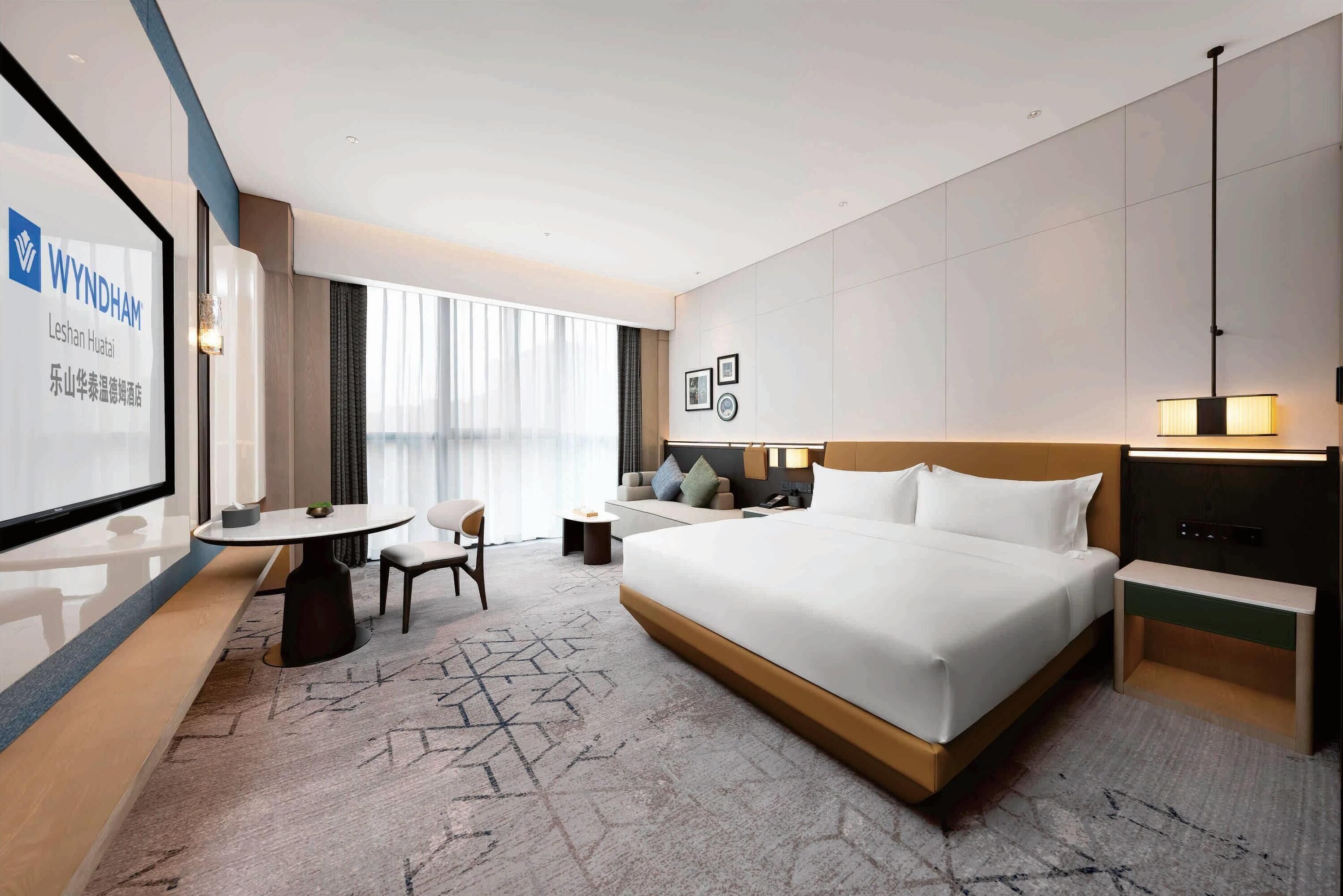 Deluxe Room, 1 King Bed, Non Smoking (High Floor)