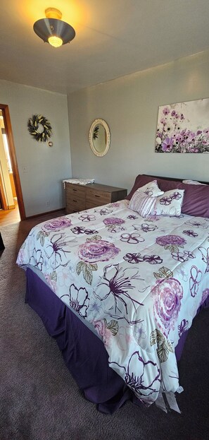 4 室のベッドルーム、WiFi、ベッドシーツ